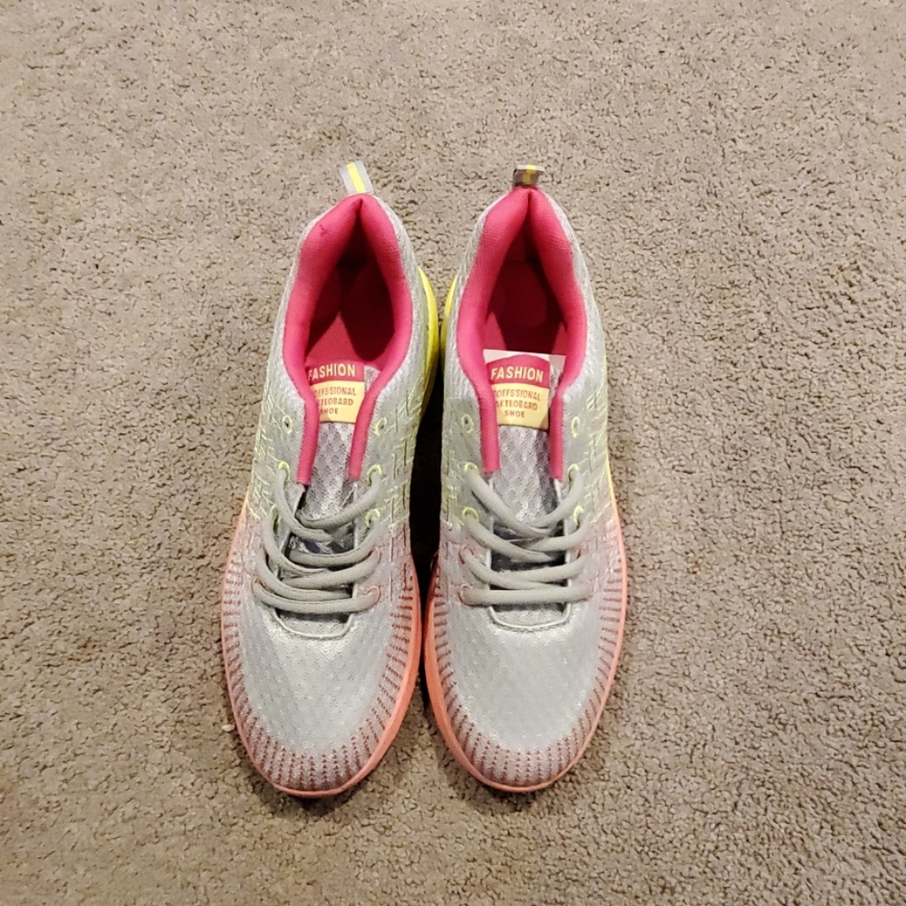 Womens Sneaker